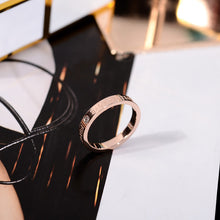 Load image into Gallery viewer, YUN LOVE RING
